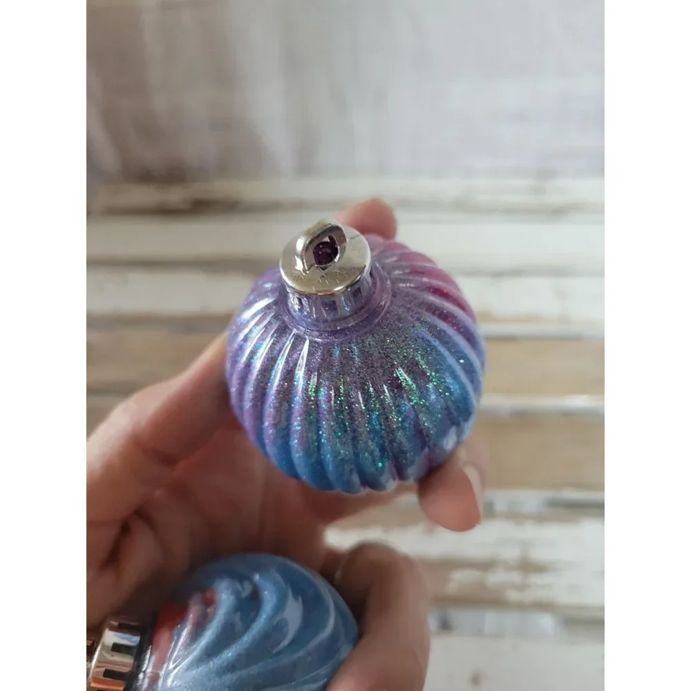 Tie dye Blue sparkle‎ pink plastic ball ornament se